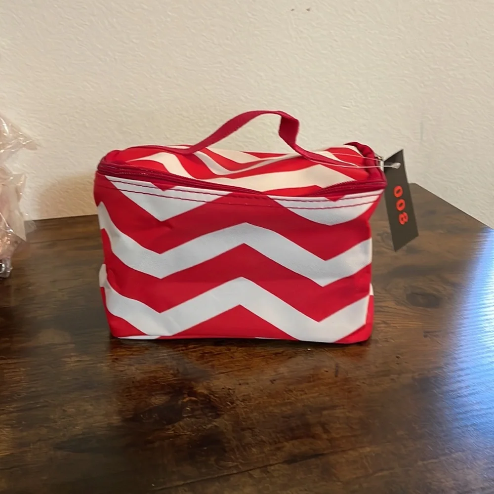 NEW‎ Red and White Chevron Cosmetic Case * CAN BE PERSONALIZED